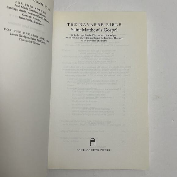The Navarre Bible St Matthew Texts and Commentaries Paperback Revised Standard - Picture 2 of 7